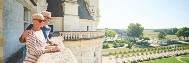 Couple sur les terrasses de Chambord