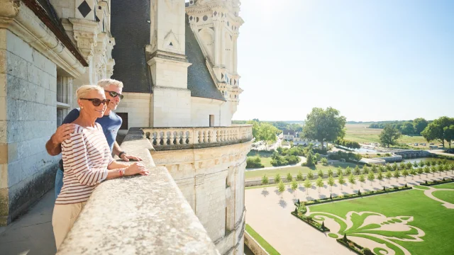 Couple sur les terrasses de Chambord