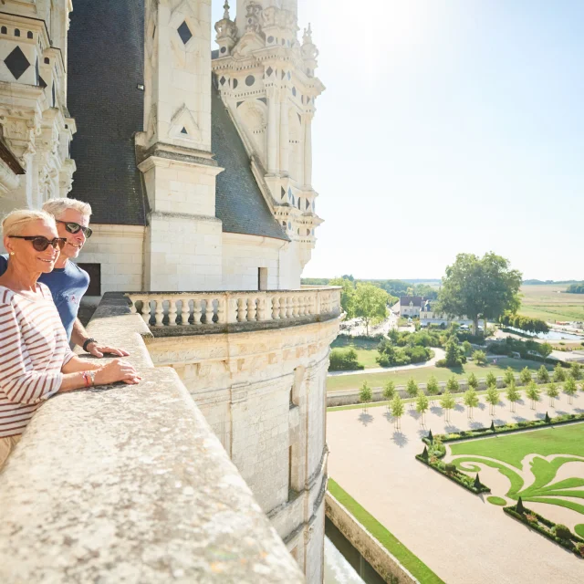 Couple sur les terrasses de Chambord