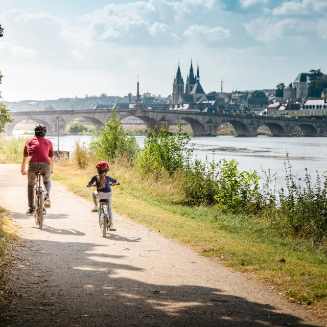 Balade en vélo au port de la Creusille