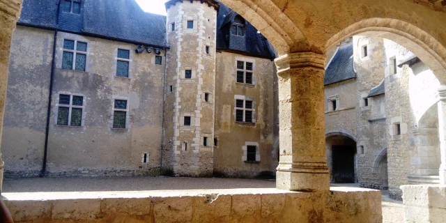 Château de Fougères-sur-Bièvre