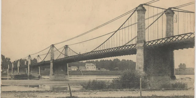 Ancien Pont De Chaumont Sur Loire