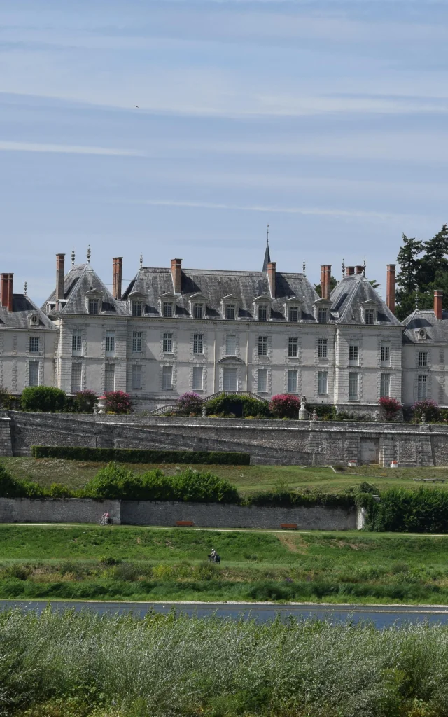 Chateau De Menars