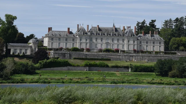 Chateau De Menars