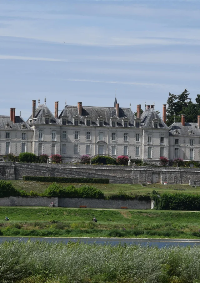 Chateau De Menars