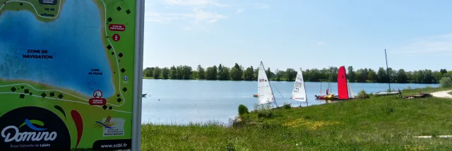 Ce vaste espace naturel pourvu d’un plan d’eau de 21 hectares est devenu un point de détente apprécié pour des après-midis en famille.