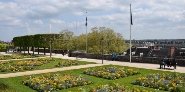 Jardins Saint Sauveur Place Du Chateau