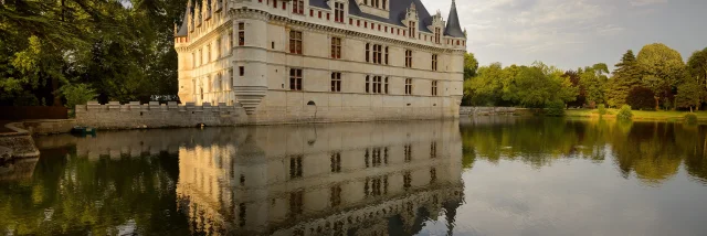 1. Facades Du Chateau Dazay Le Rideau Leonard De Serres Cmn Min