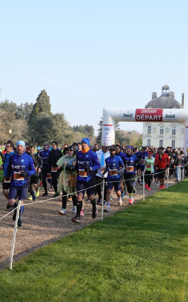 Départ Marathon de Cheverny devant le château